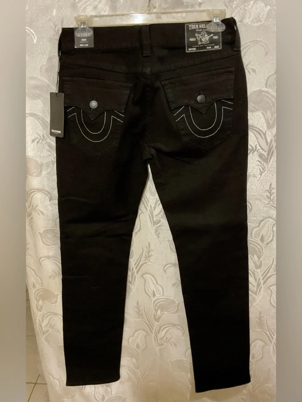 True Religion Men's Black Rocco Relaxed Skinny Size 31/32